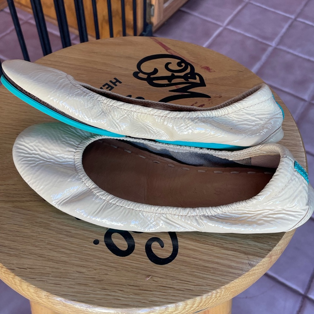 SOLD—Tieks size 7 Foldable Patent Leather Ballet Flats EUC - Picture 7 of 12